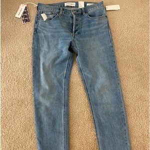 Aritzia Yoko Slim straight jeans
